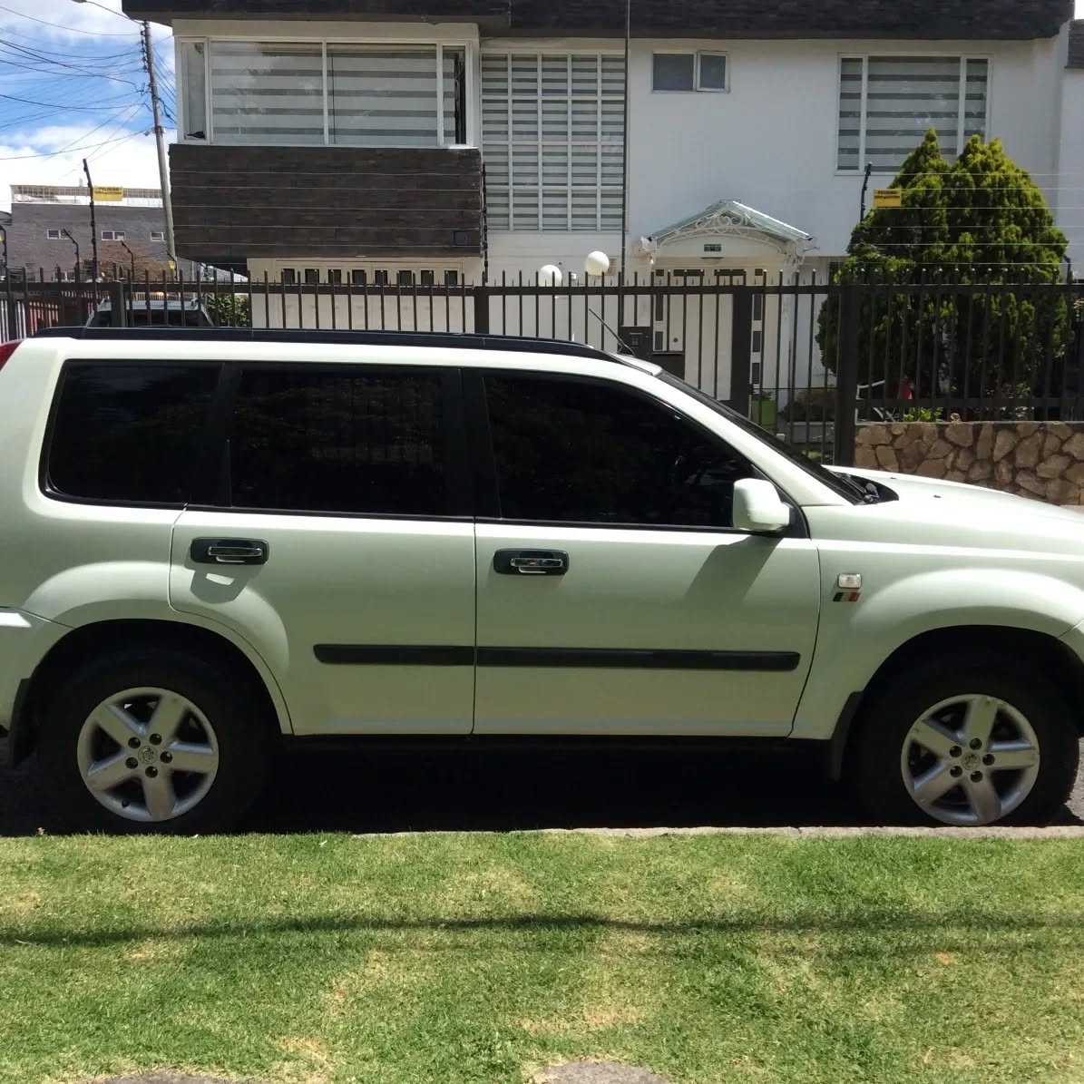 Nissan X-Trail 2.5 CC 4X4 MT