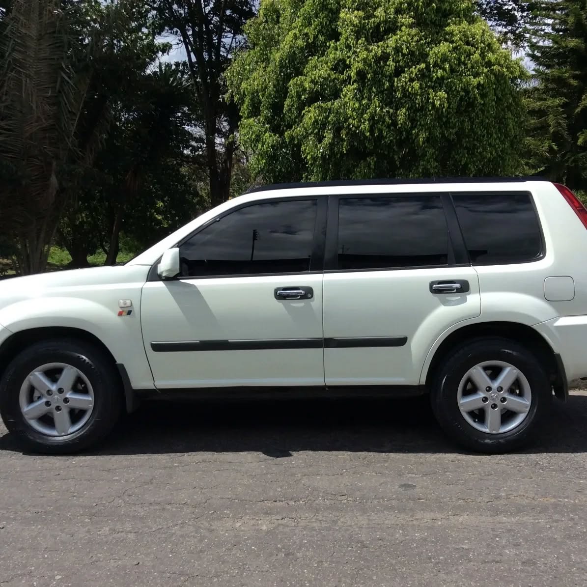 Nissan X-Trail 2.5 CC 4X4 MT