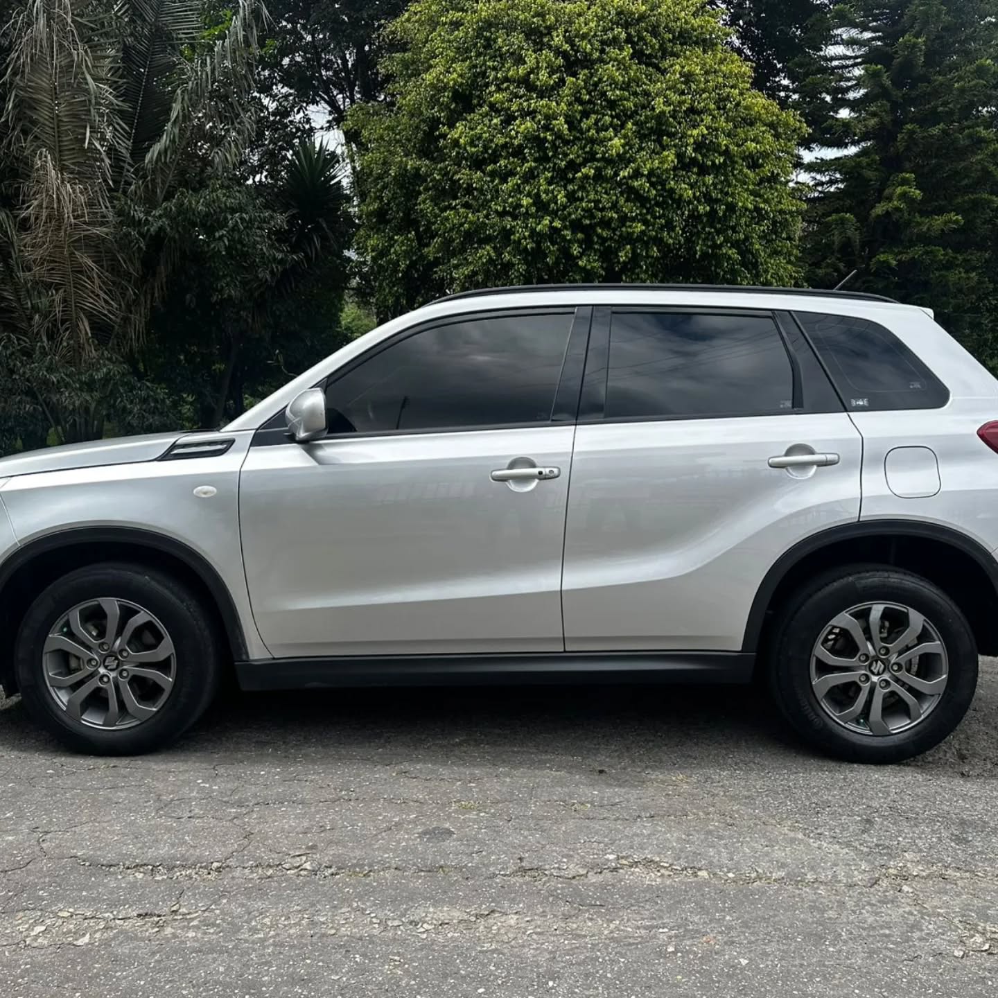 Suzuki Vitara GL 2WD AT