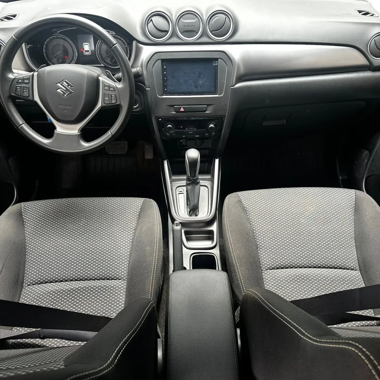 Suzuki Vitara GL 2WD AT