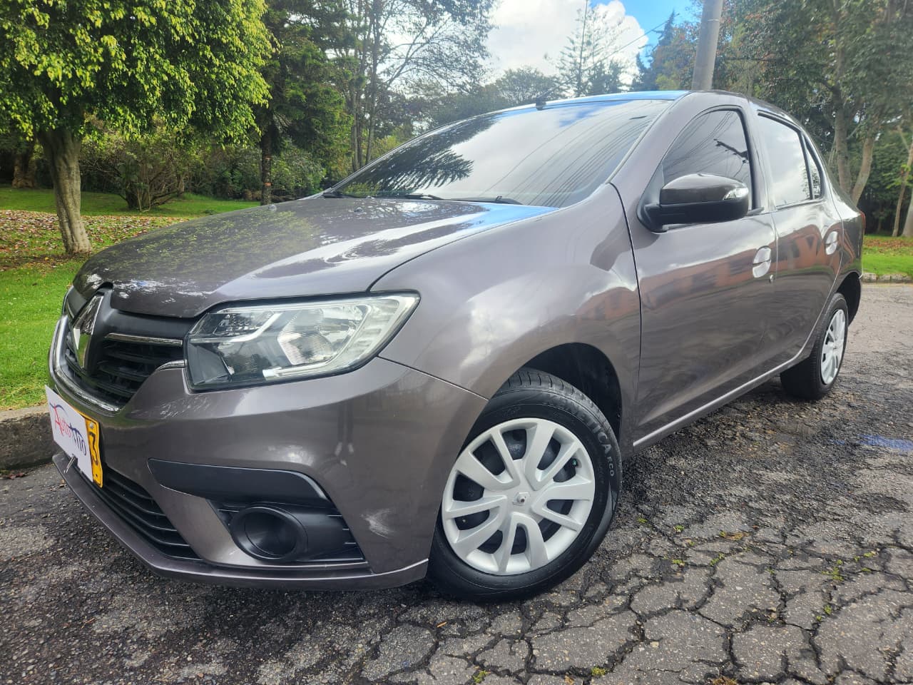 Renault Logan 1.6 Life 8V