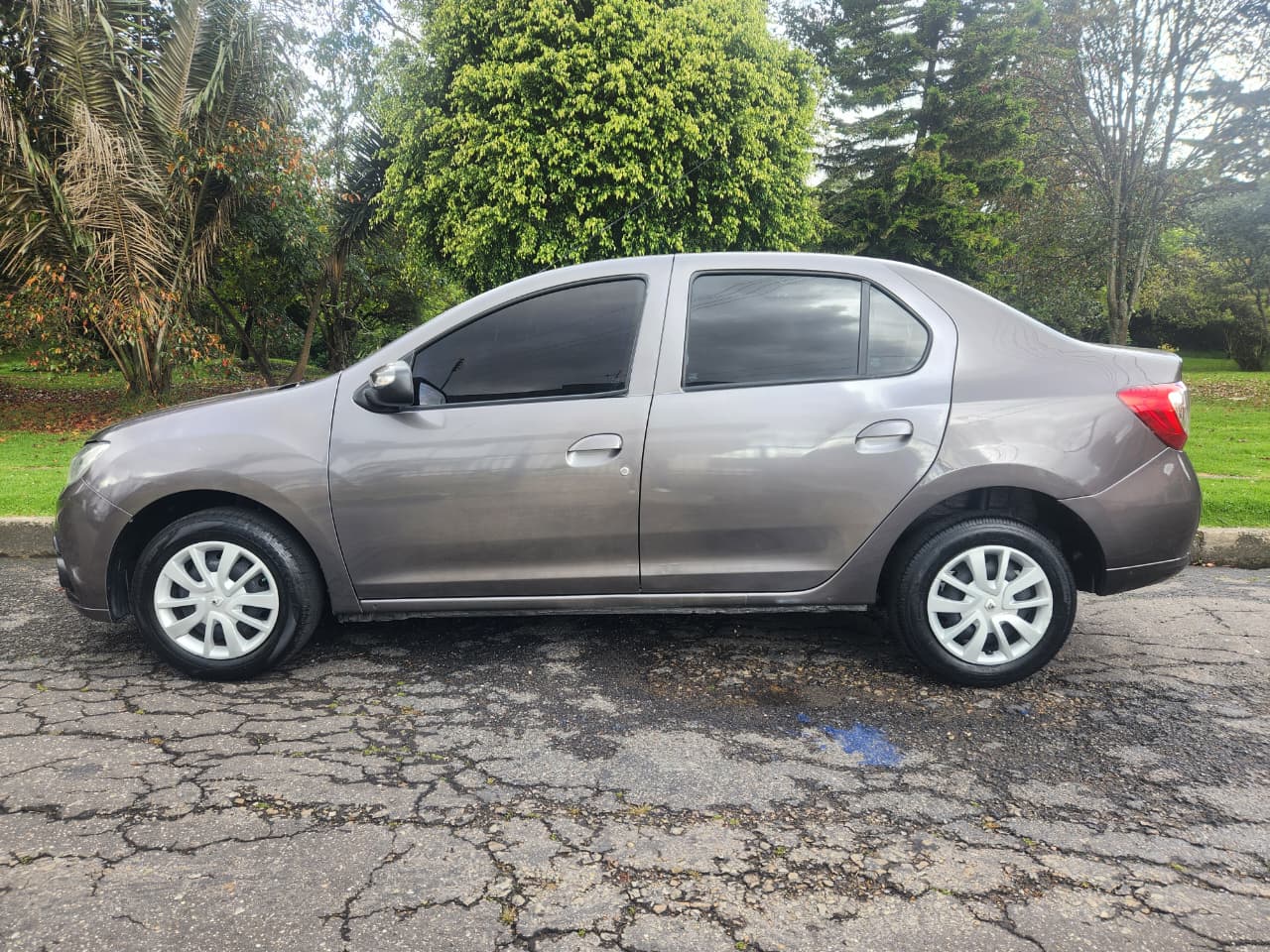 Renault Logan 1.6 Life 8V