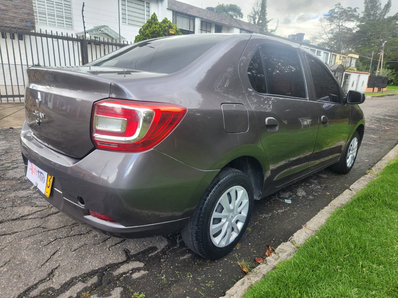 Renault Logan 1.6 Life 8V