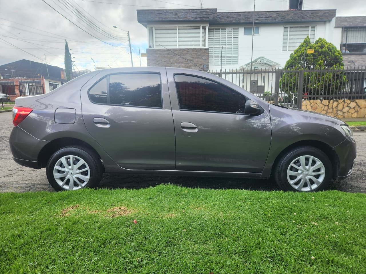 Renault Logan 1.6 Life 8V