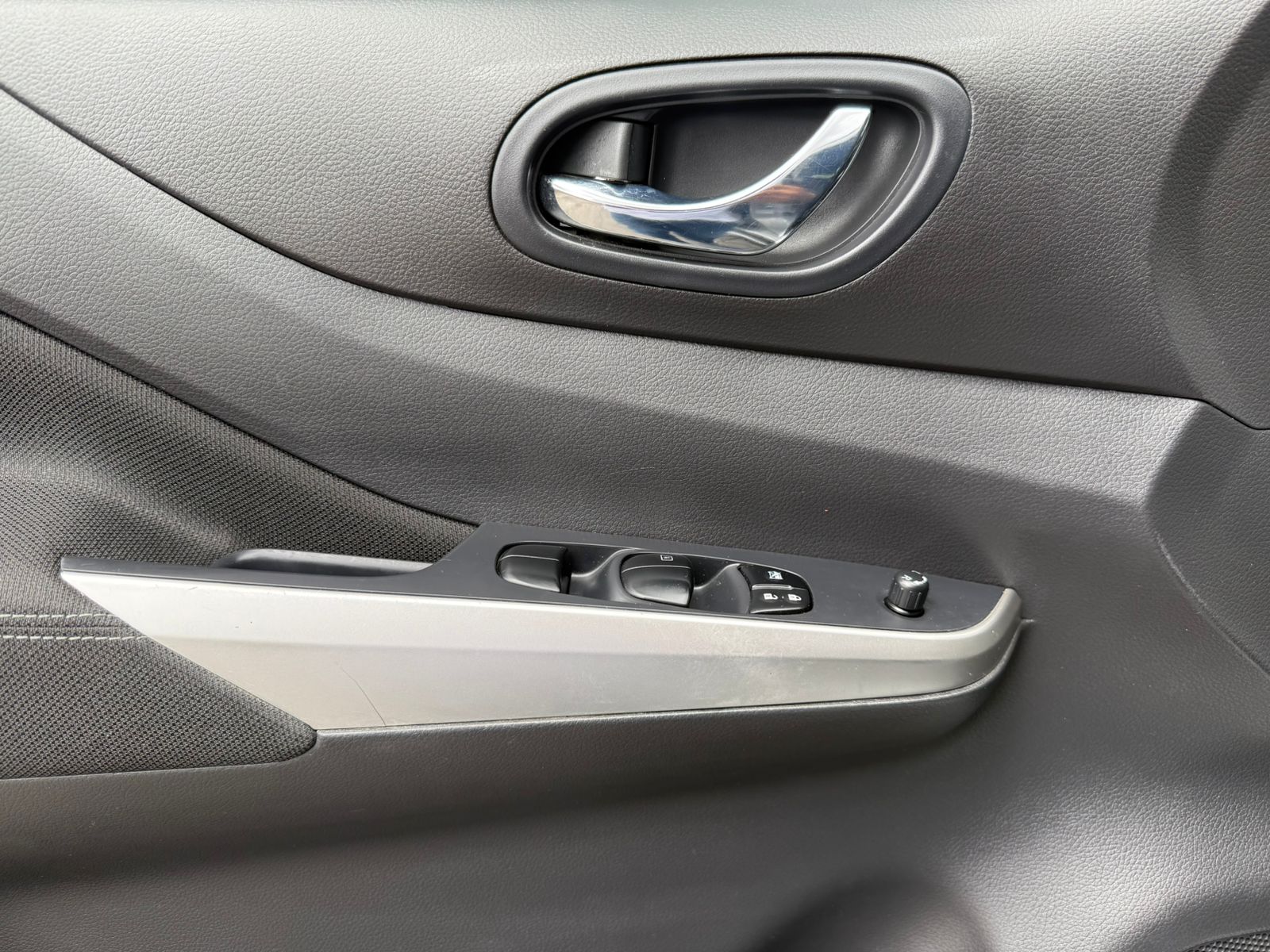 Renault Alaskan 2.5 Intens 4X4 MT