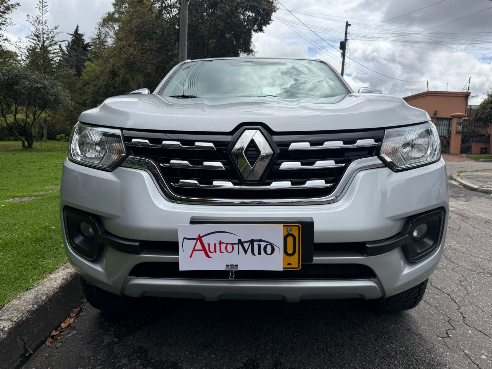 Renault Alaskan 2.5 Intens 4X4 MT