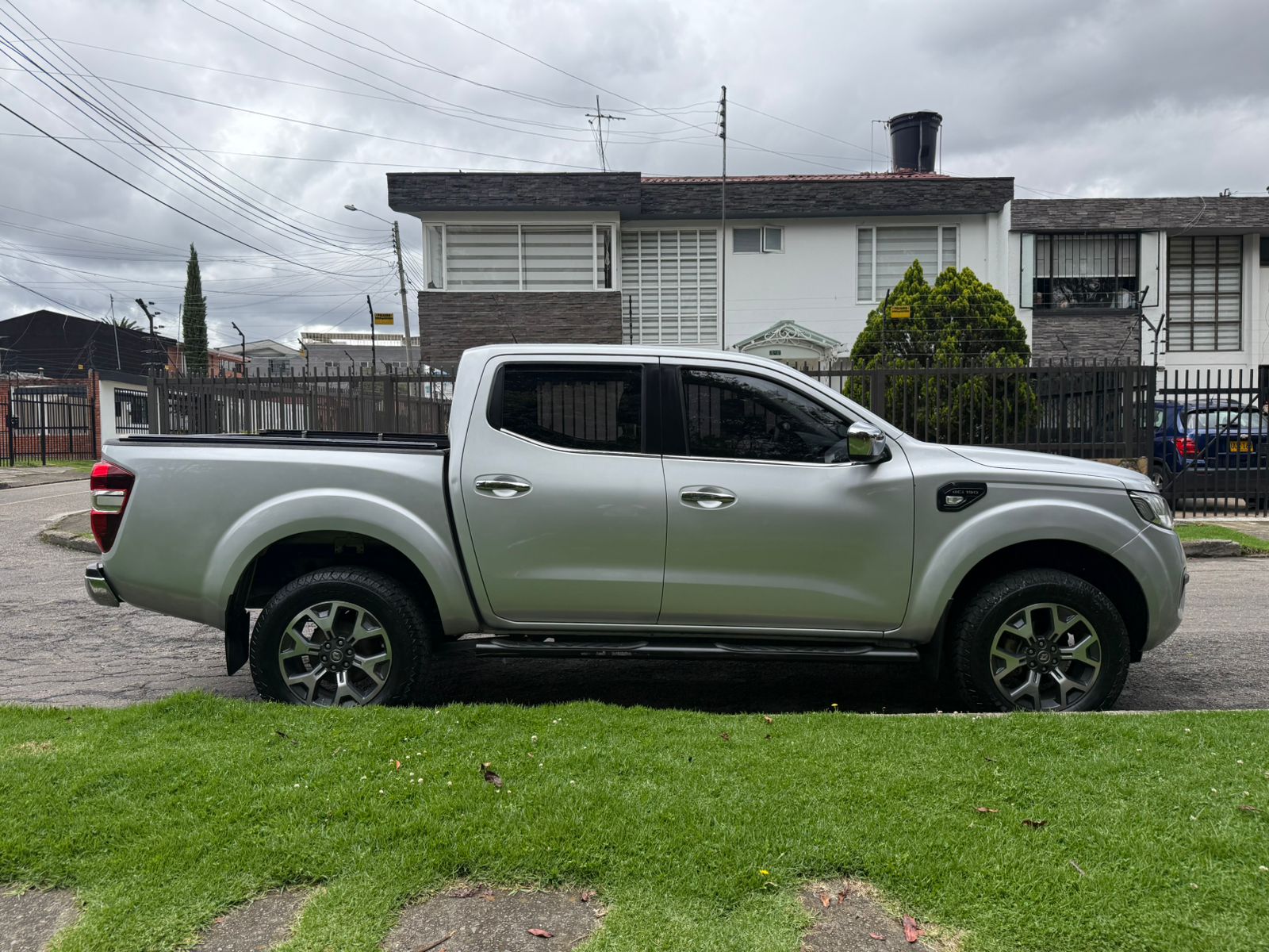 Renault Alaskan 2.5 Intens 4X4 MT