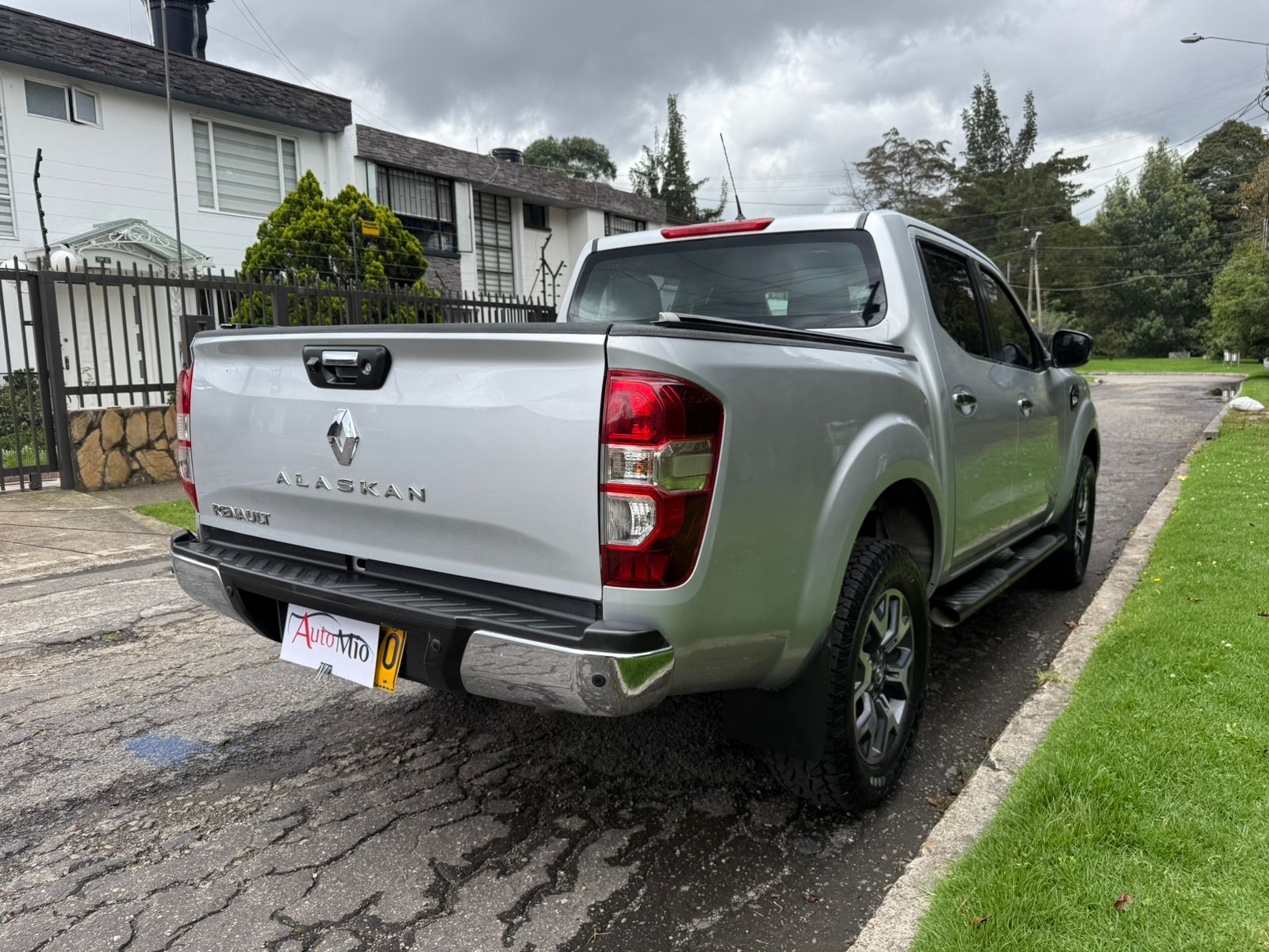 Renault Alaskan 2.5 Intens 4X4 MT