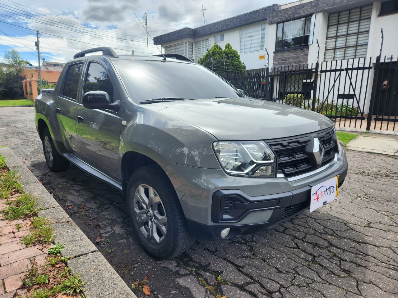 Renault Duster Oroch Intens 4×4 Mt