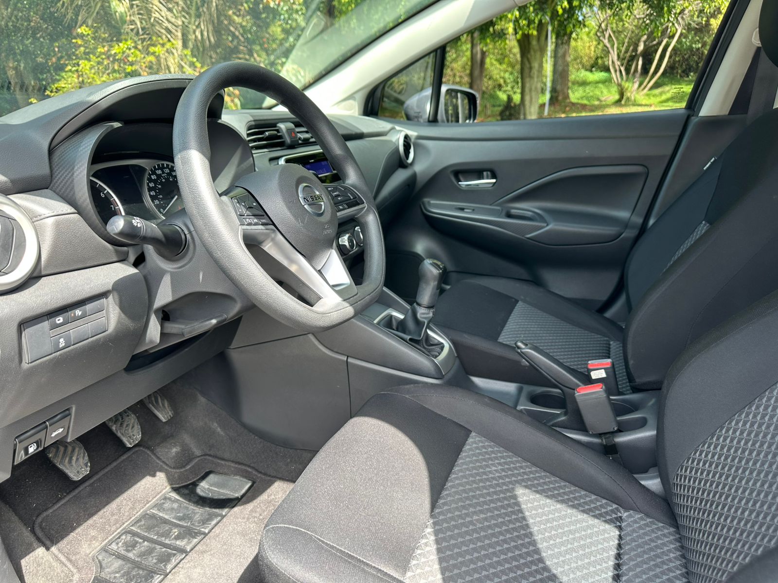 Nissan Versa 1.6 Sense