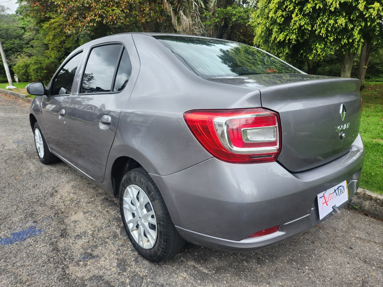 Renault Logan Life +Plus