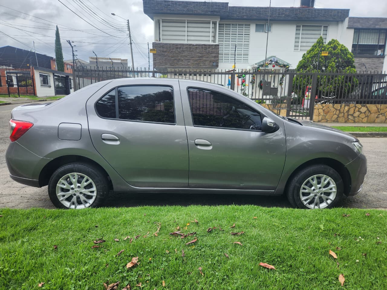 Renault Logan Life +Plus