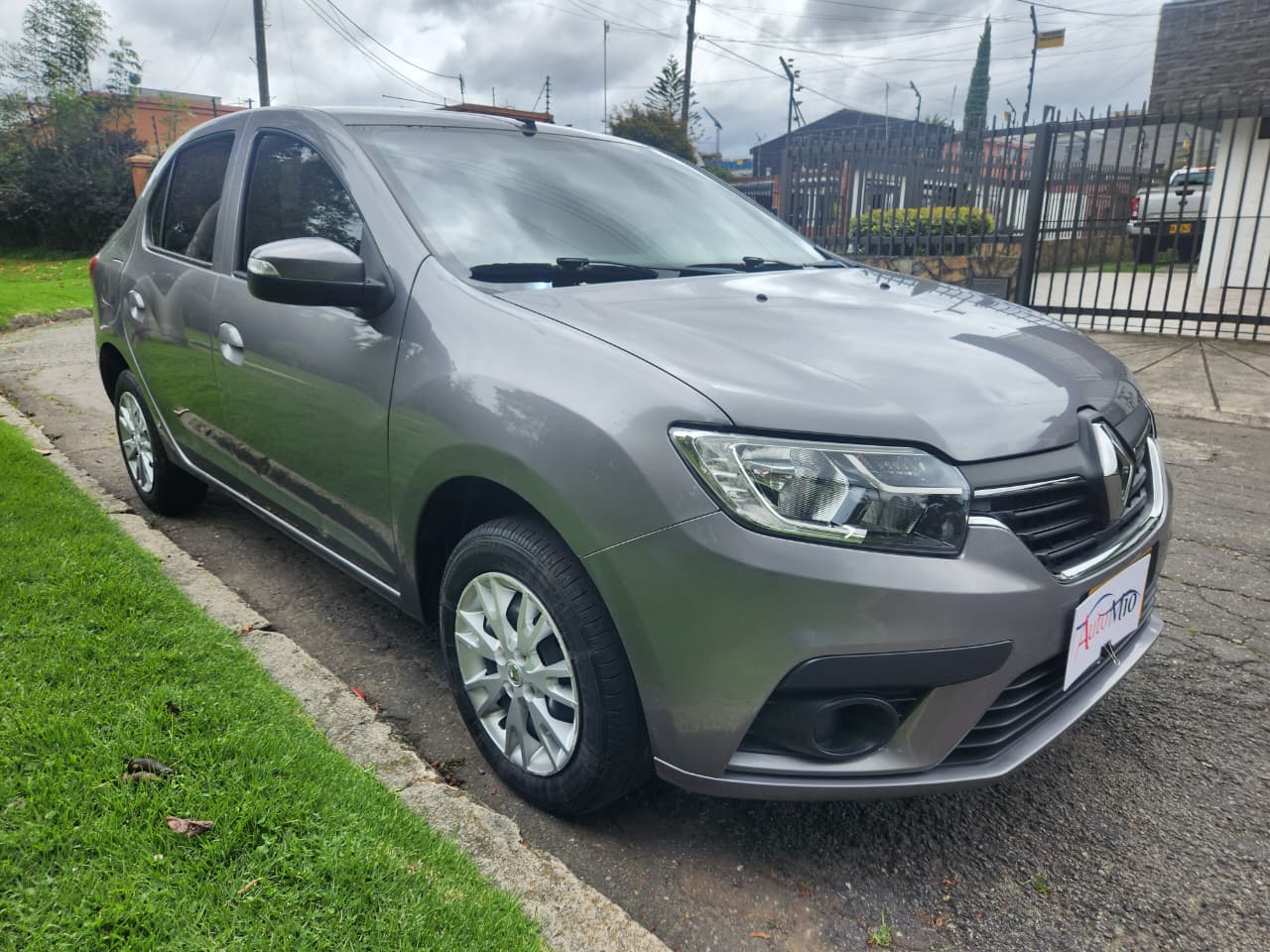 Renault Logan Life +Plus