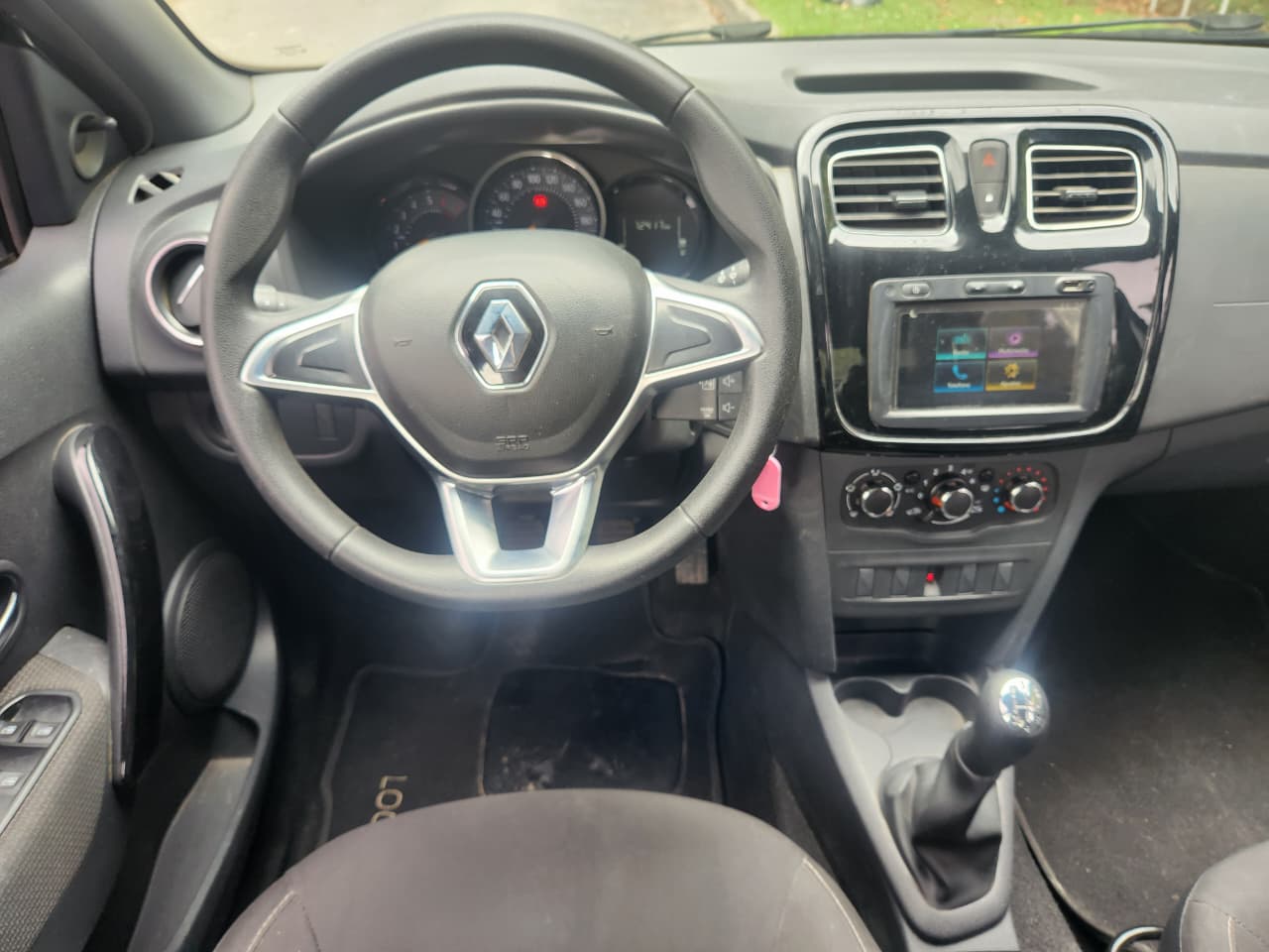 Renault Logan Life +Plus