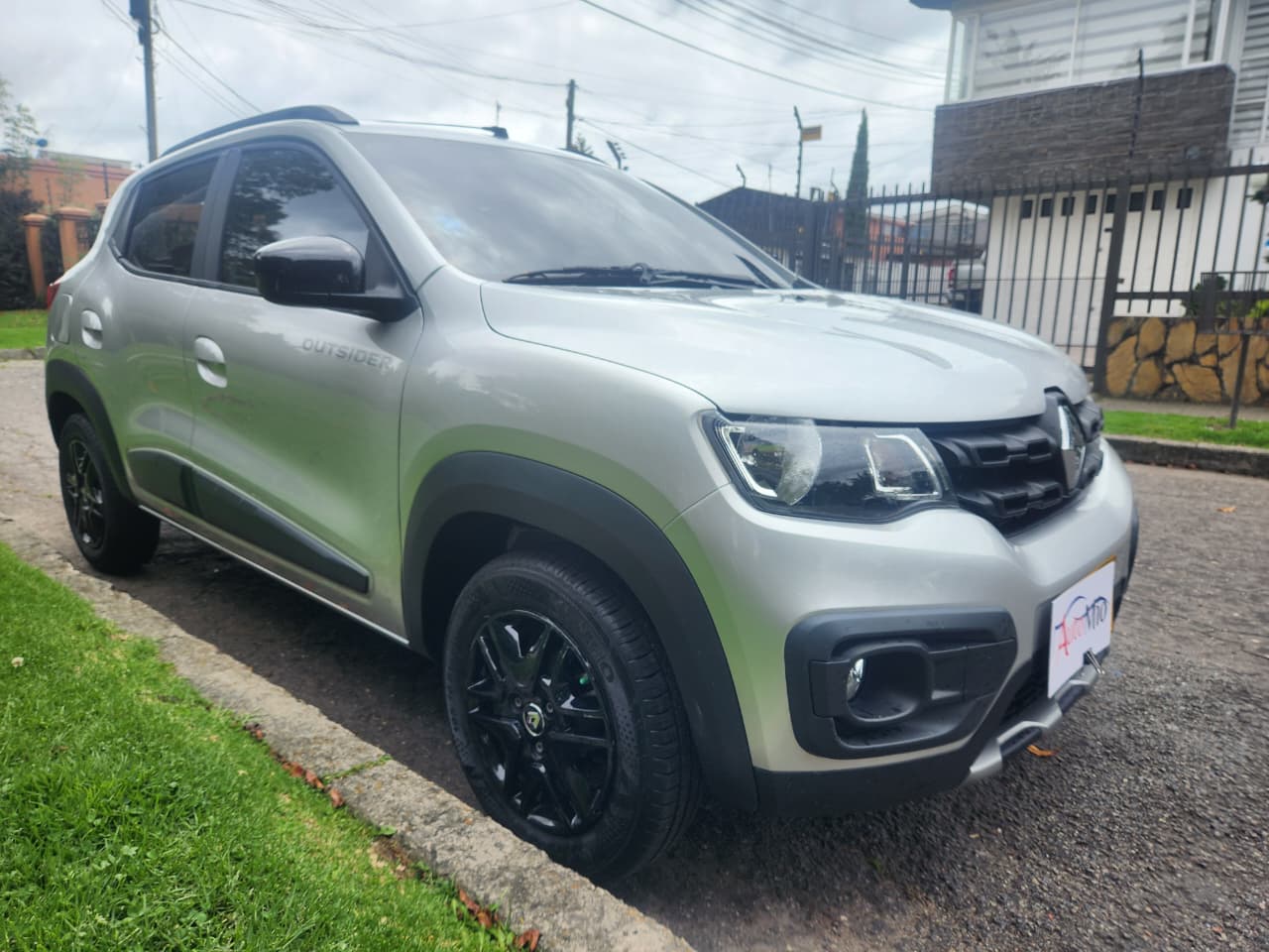 Renault Kwid Outsider 1.0 12v