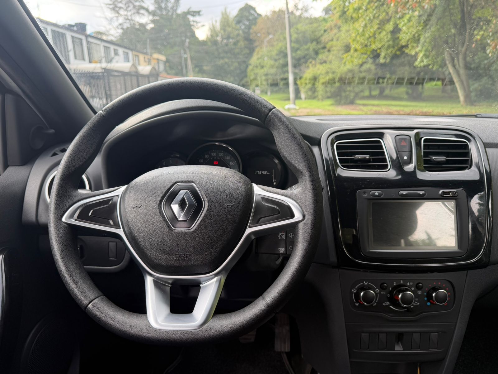 Renault Logan 1.6 Life Plus