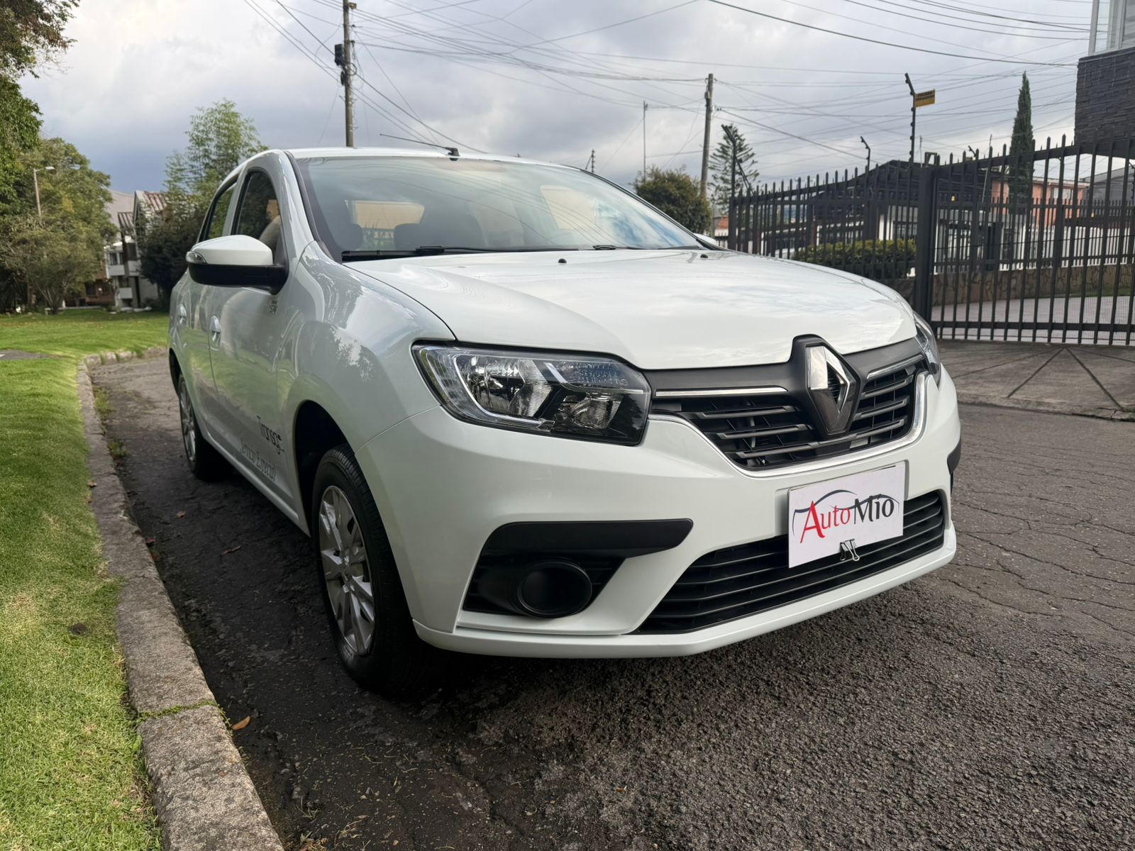 Renault Logan 1.6 Life Plus