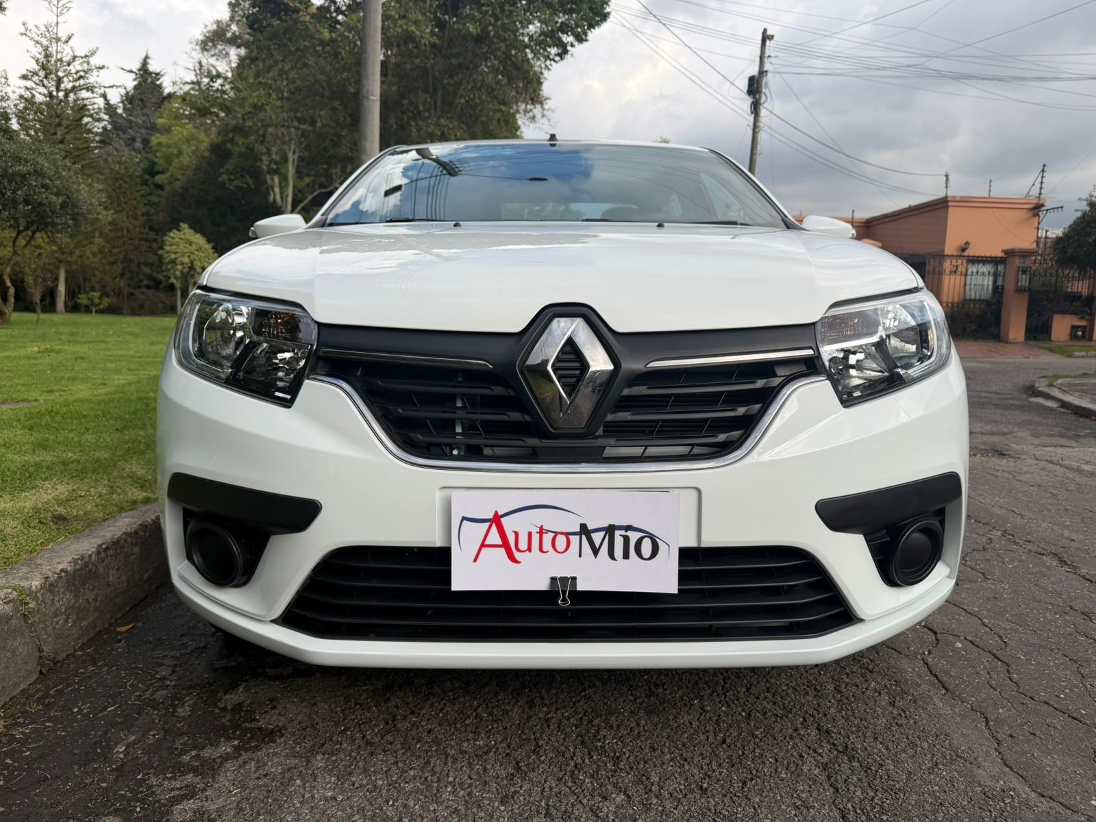 Renault Logan 1.6 Life Plus