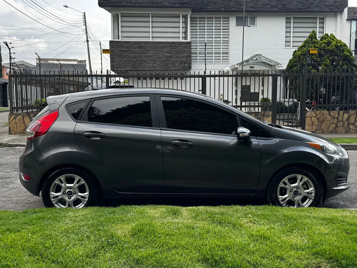 Ford Fiesta 1.6 Hatchback Se