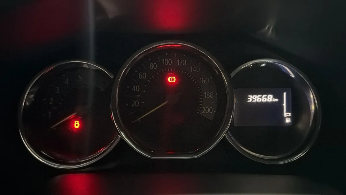 Renault Logan 1.6 Intens