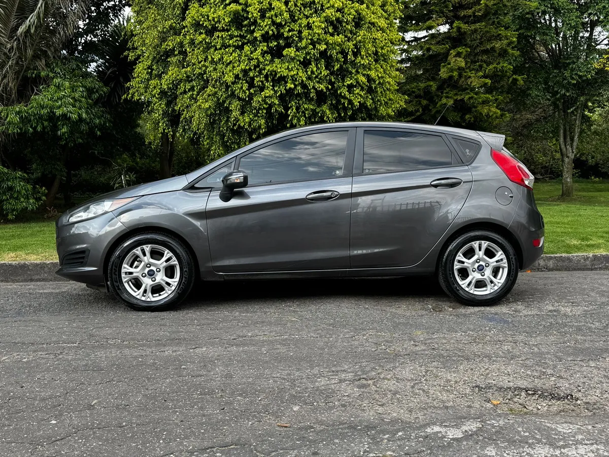 Ford Fiesta 1.6 Hatchback Se