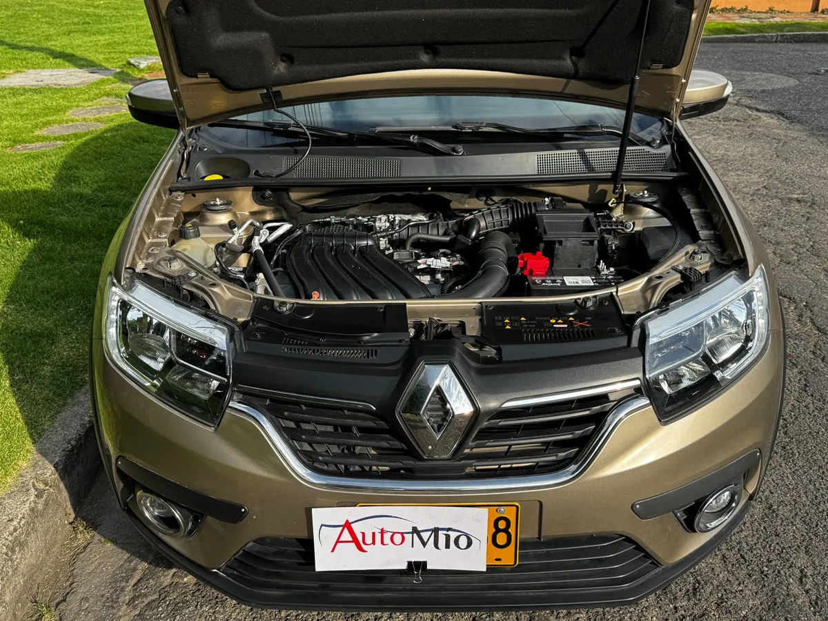 Renault Logan 1.6 Privilege / Intens