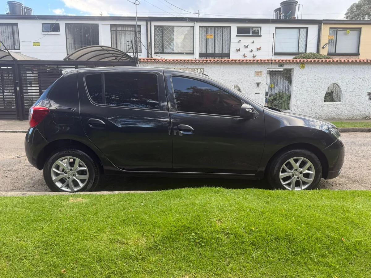 Renault Sandero Expression/Life