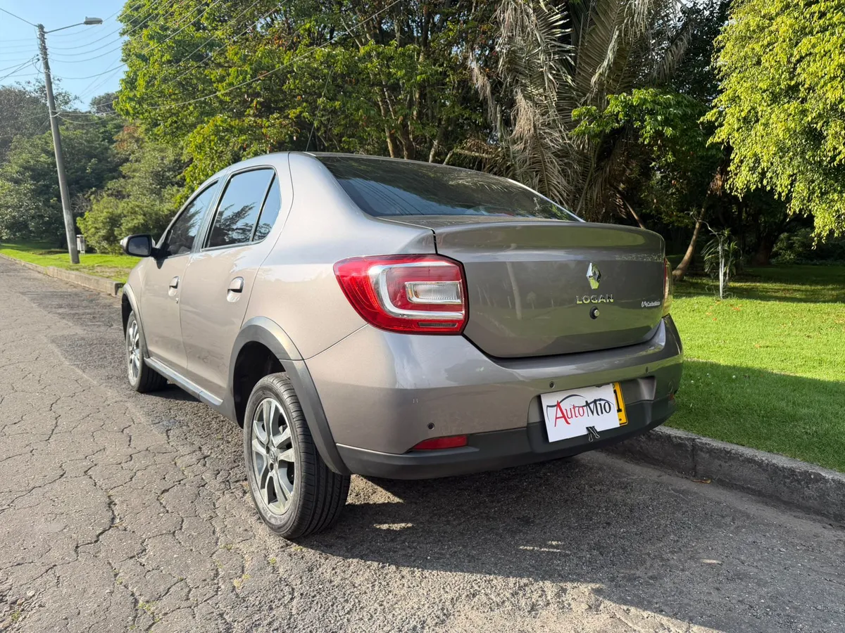 Renault Logan 1.6 Intens