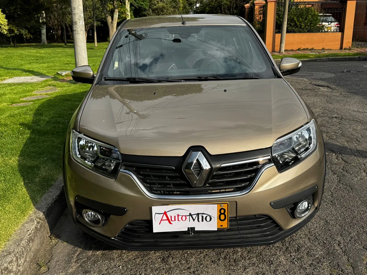 Renault Logan 1.6 Privilege / Intens