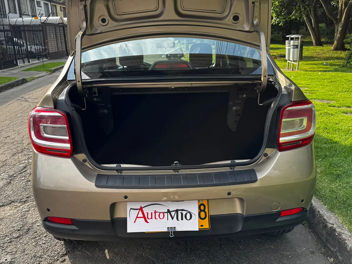 Renault Logan 1.6 Privilege / Intens