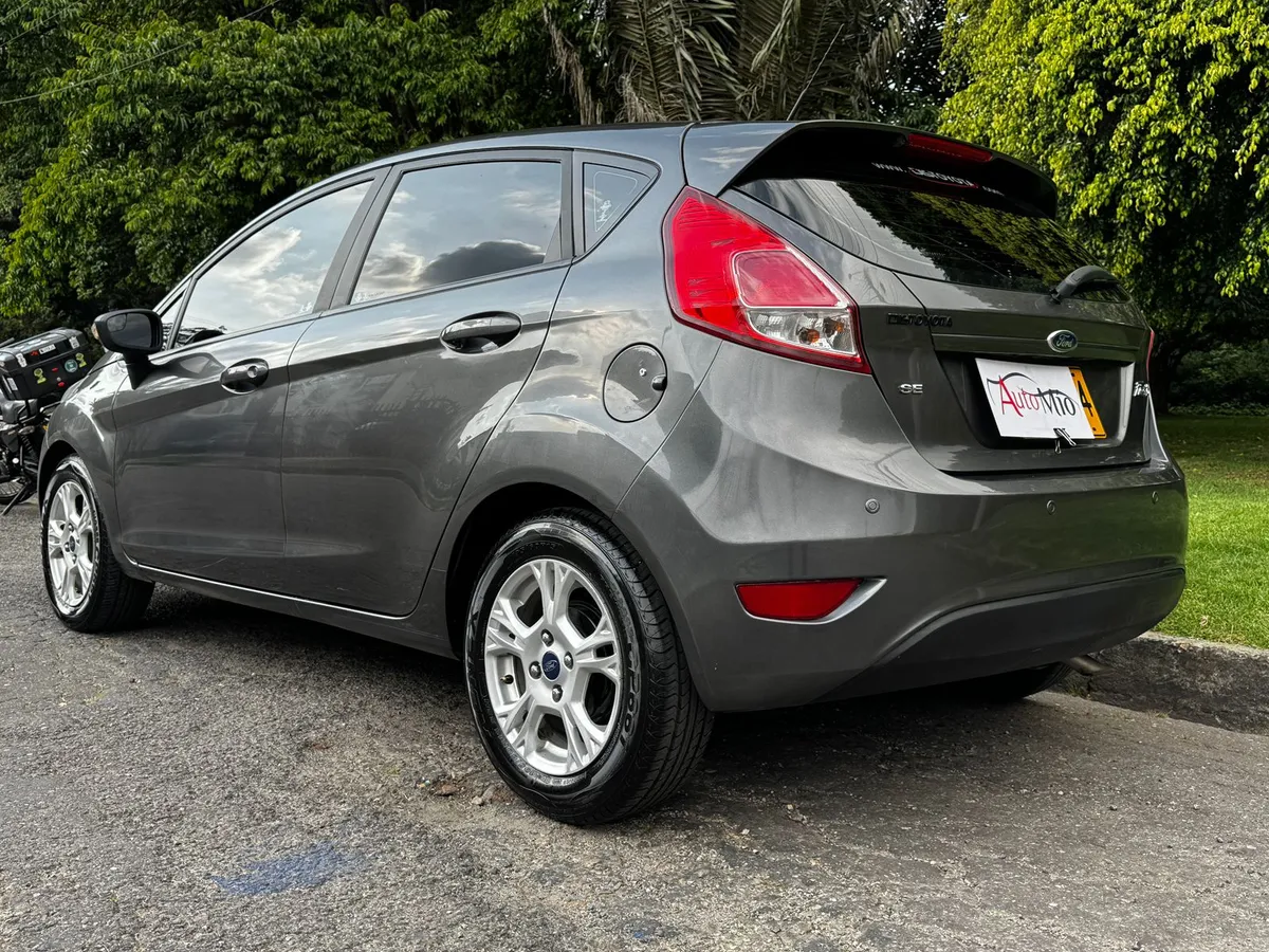 Ford Fiesta 1.6 Hatchback Se