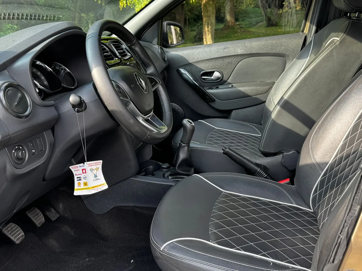 Renault Logan 1.6 Privilege / Intens