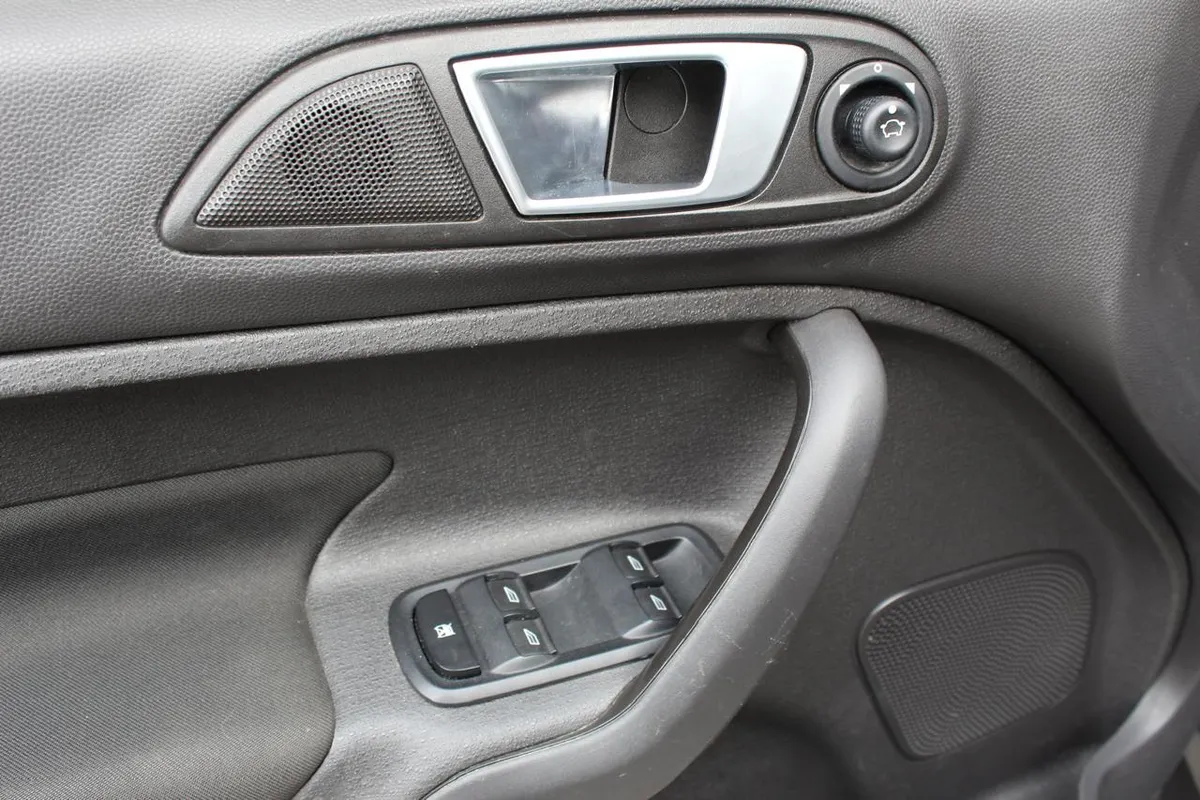 Ford Fiesta 1.6 Hatchback Se