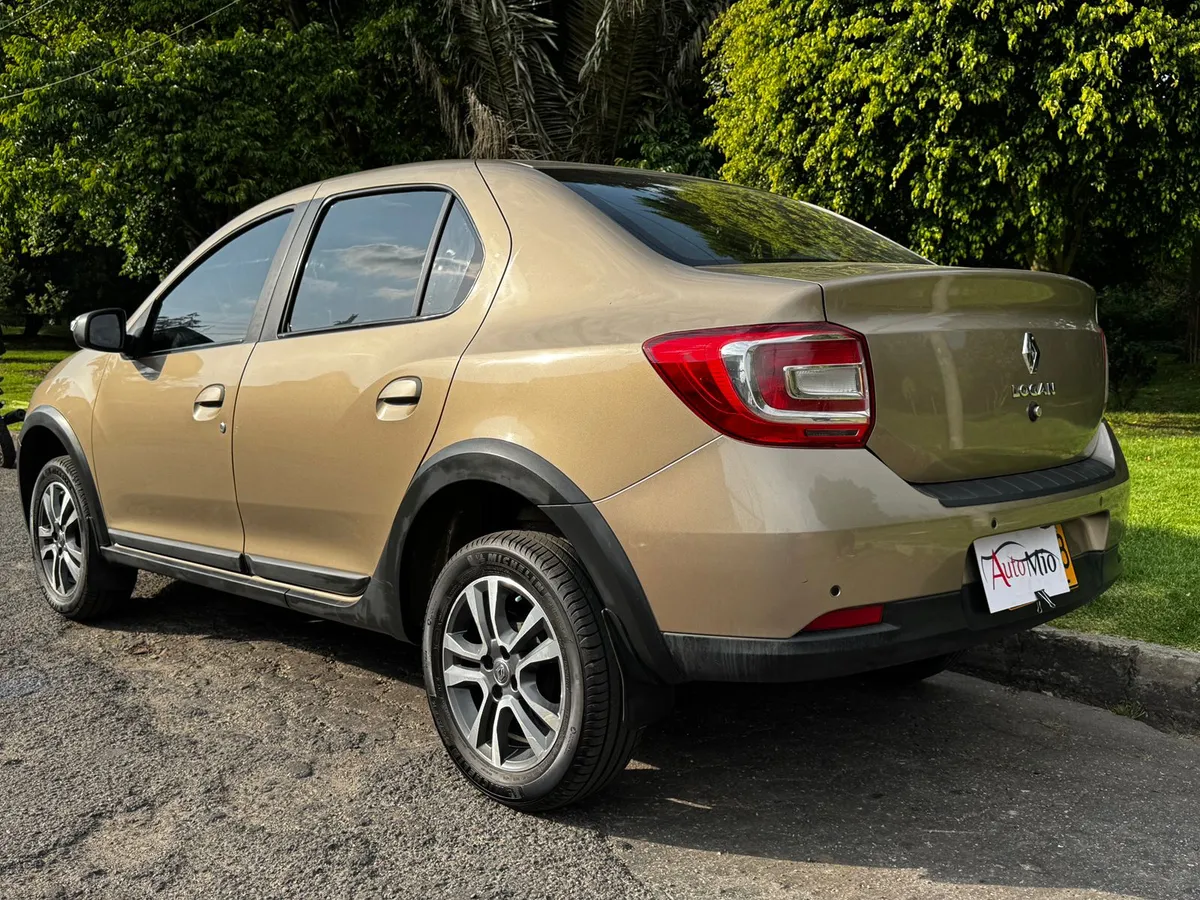 Renault Logan 1.6 Privilege / Intens