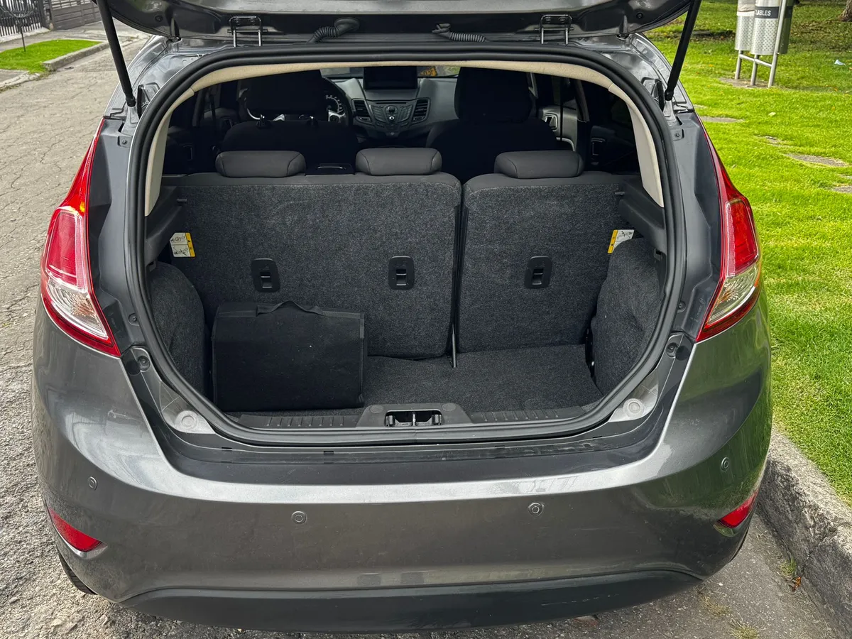 Ford Fiesta 1.6 Hatchback Se