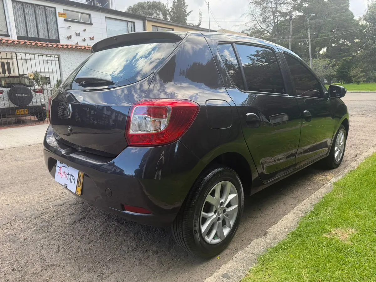 Renault Sandero Expression/Life