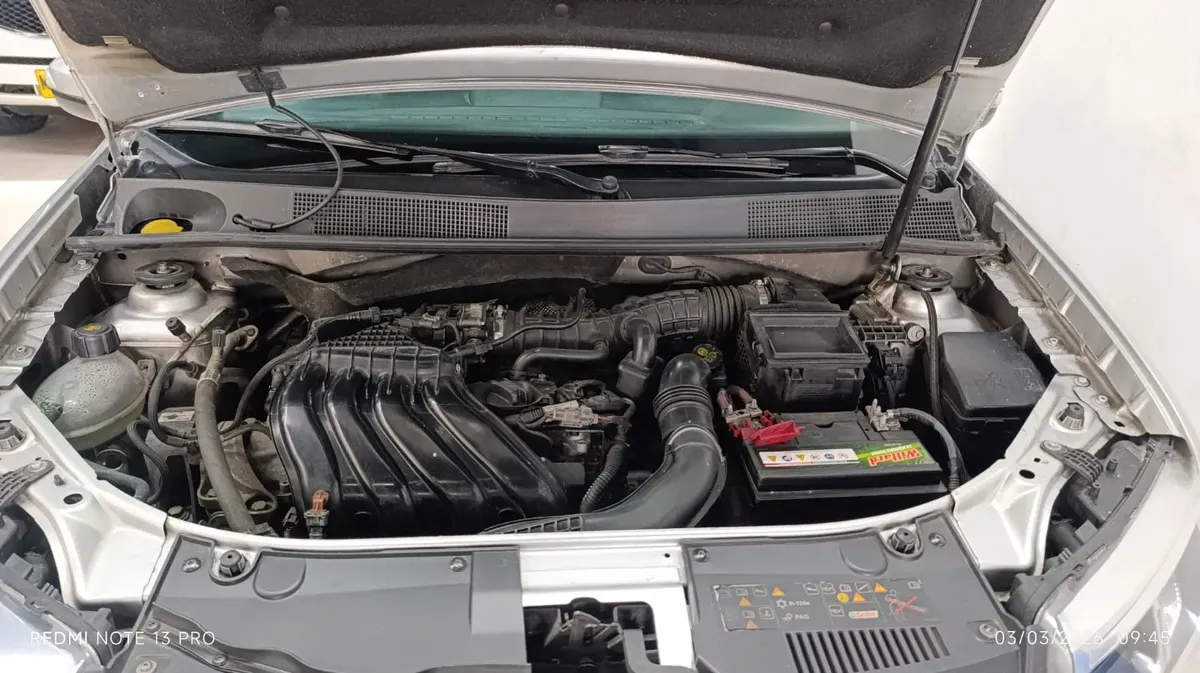 Renault Logan 1.6 Privilege / Intens