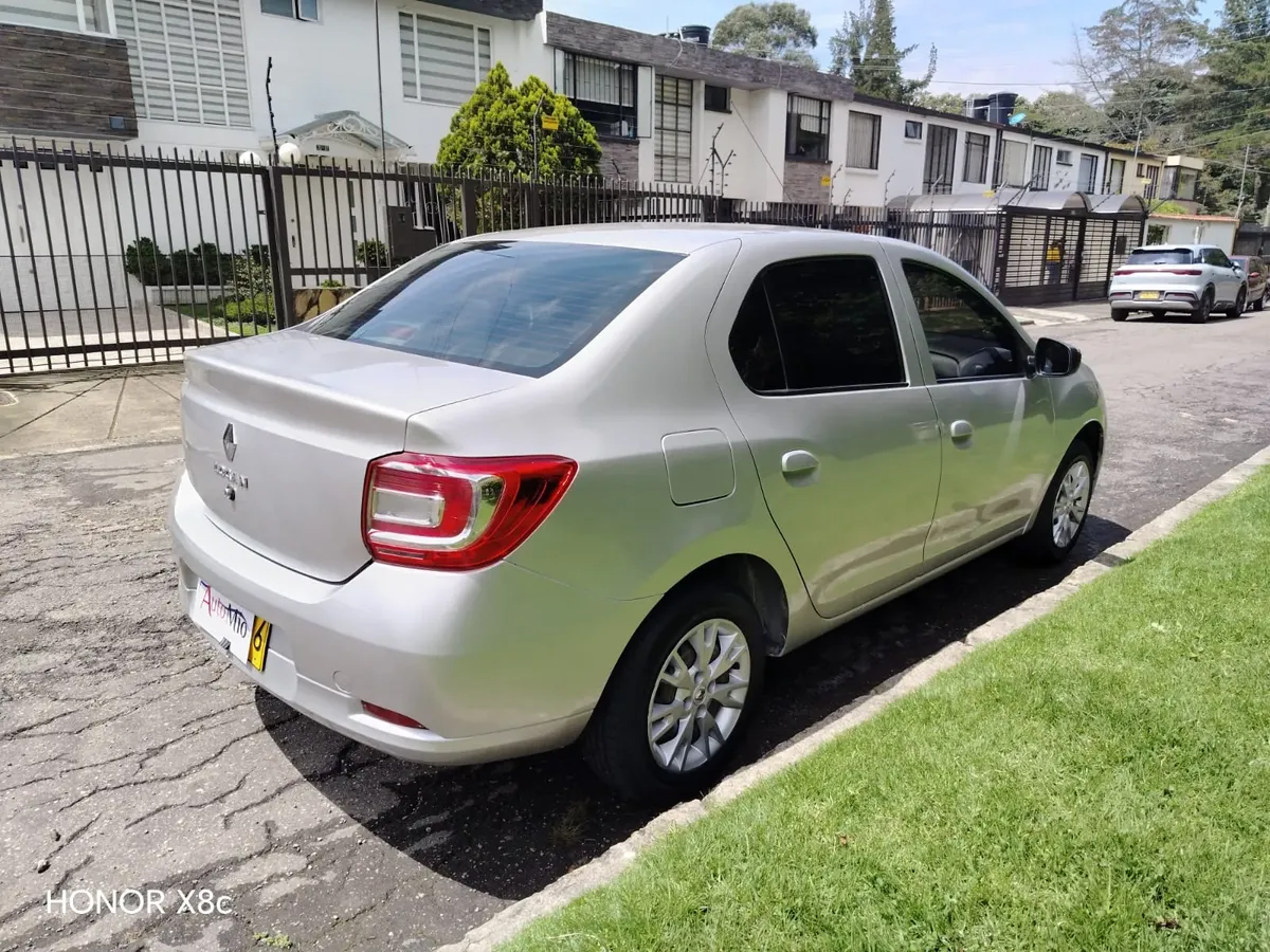 Renault Logan 1.6 Expression / Life +