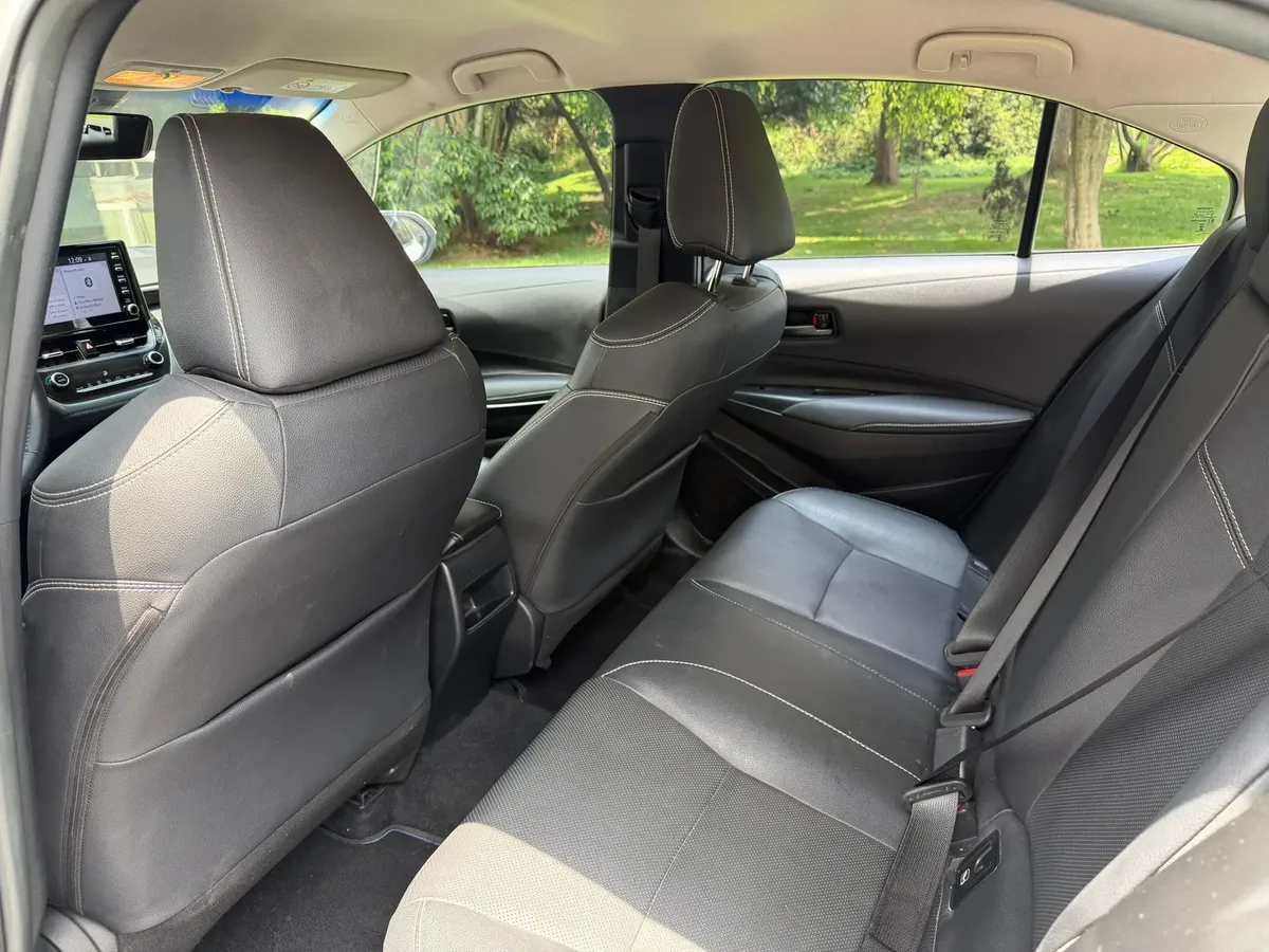 Toyota Corolla 1.8 Xe-i Hybrid