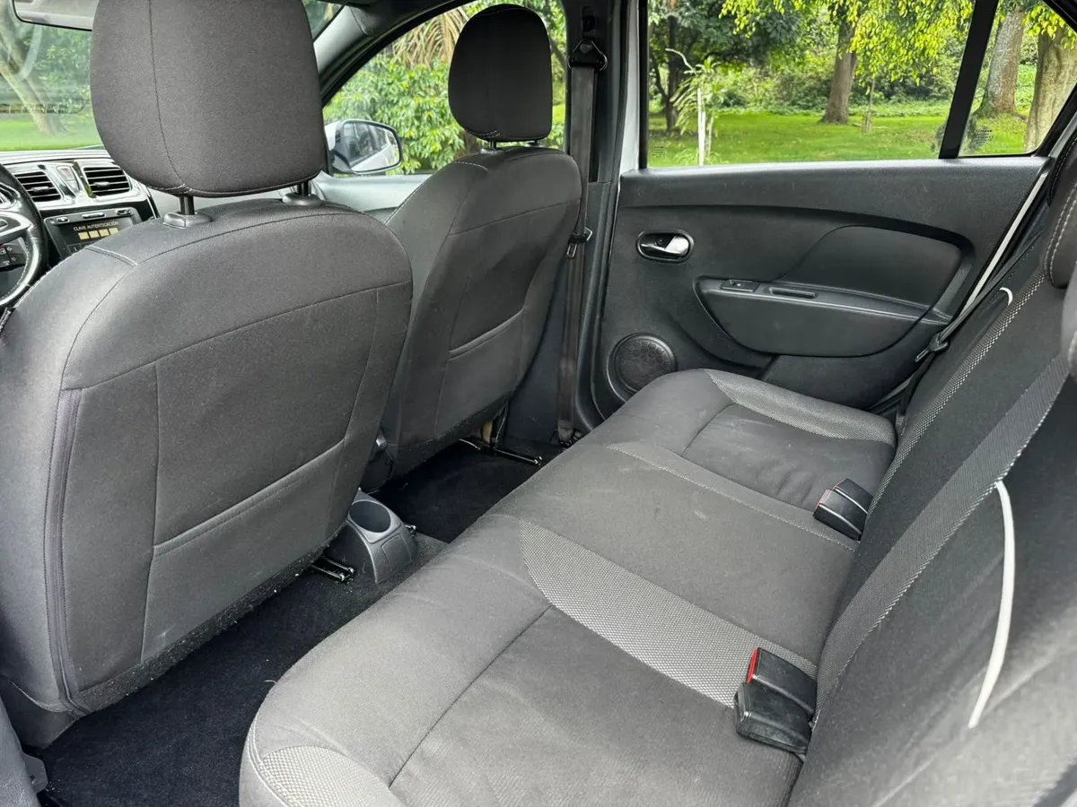 Renault Logan 1.6 Privilege / Intens