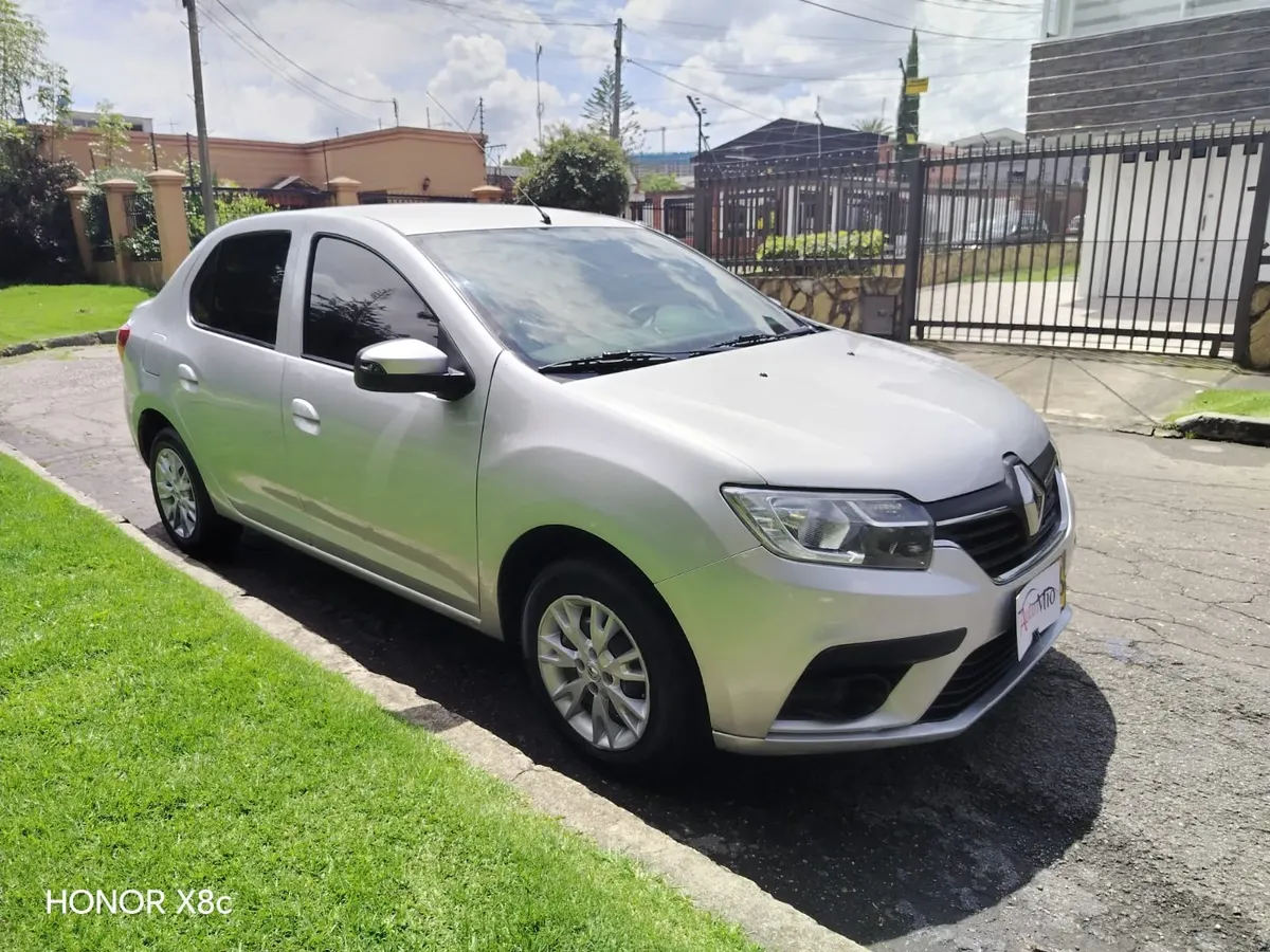 Renault Logan 1.6 Expression / Life +