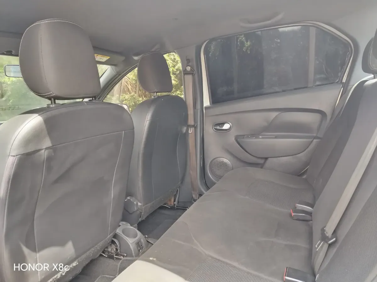 Renault Logan 1.6 Expression / Life +