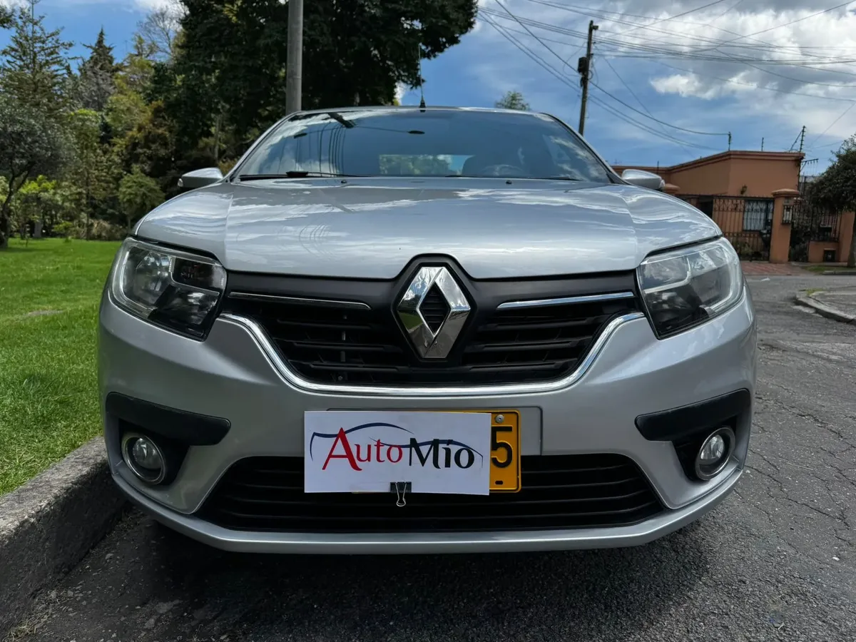 Renault Logan 1.6 Privilege / Intens