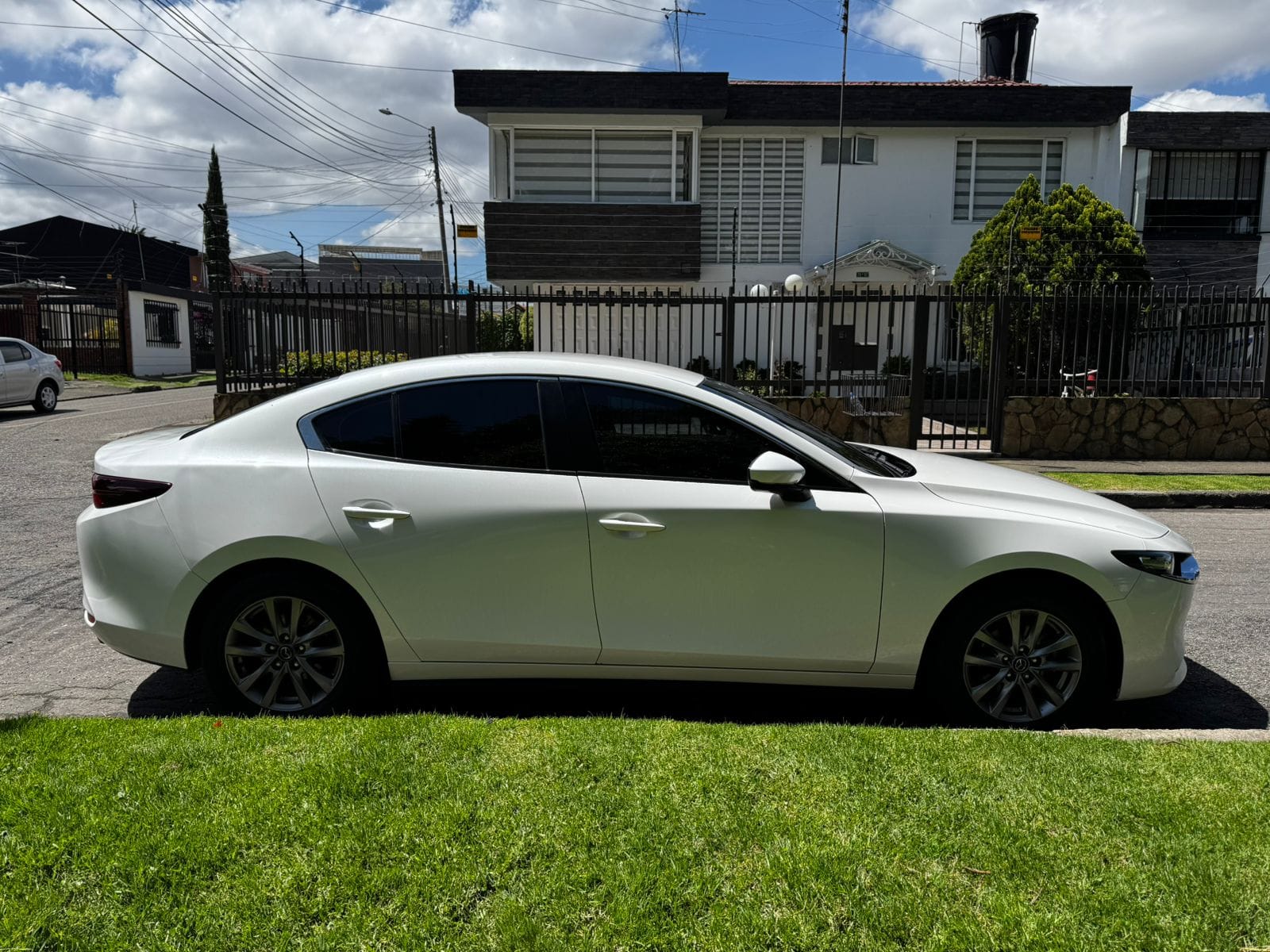 Mazda 3 Touring AT 2.0