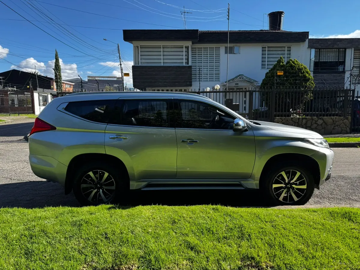 Mitsubishi Montero Sport 3.0 Gls 4×4