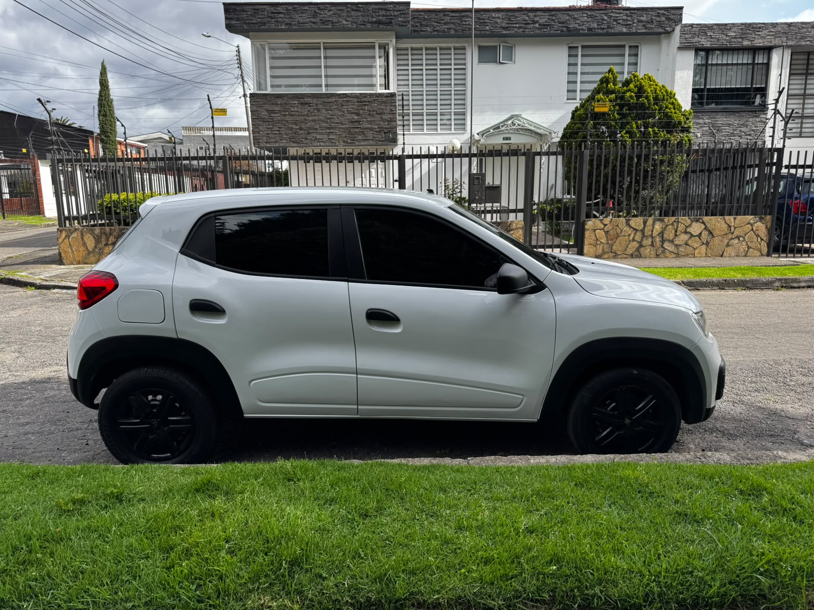 RENAULT KWID