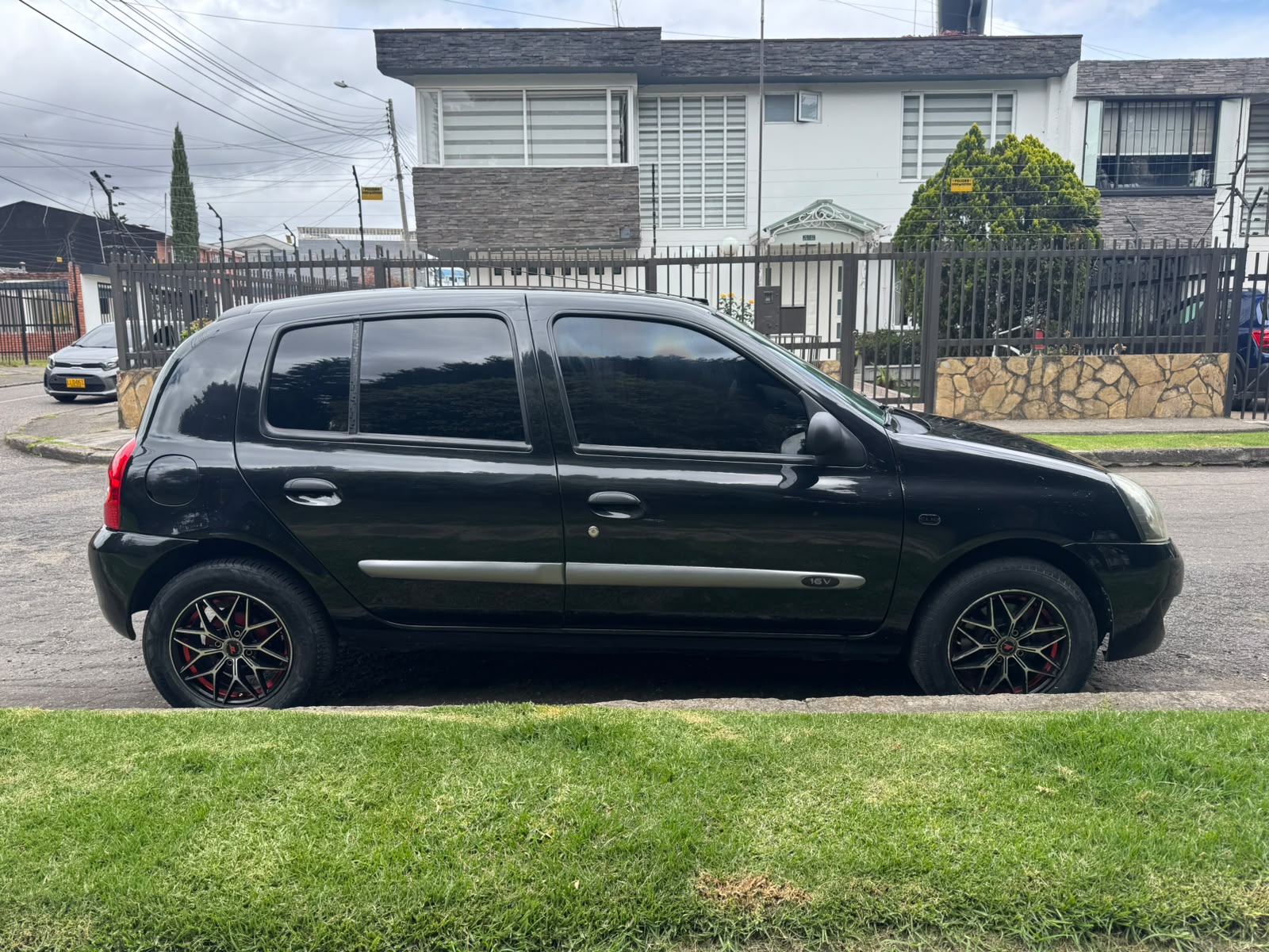 RENAULT CLIO CAMPUS