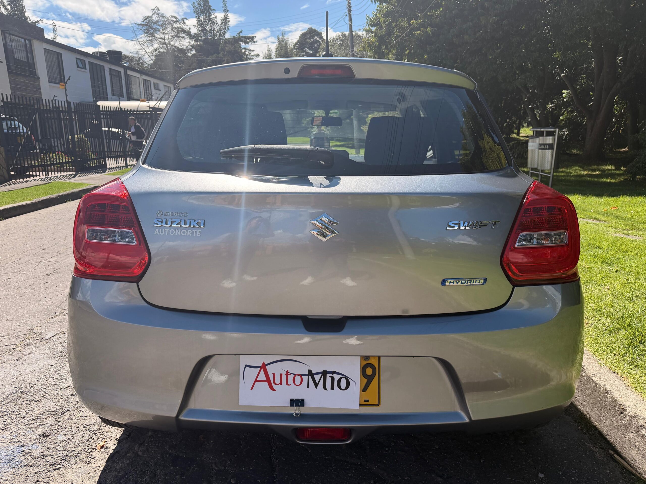 SUZUKI SWIFT