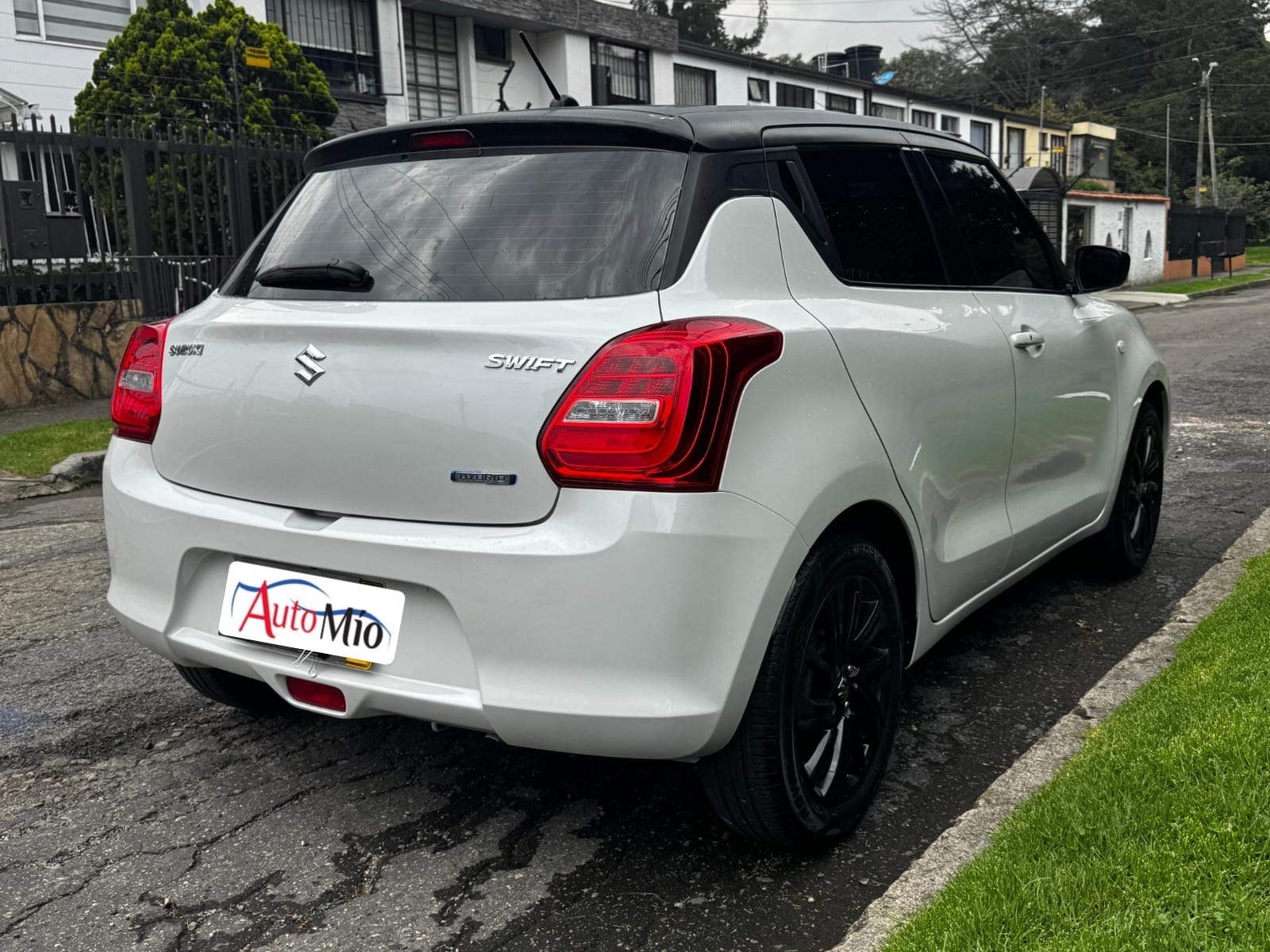 SUZUKI SWIFT