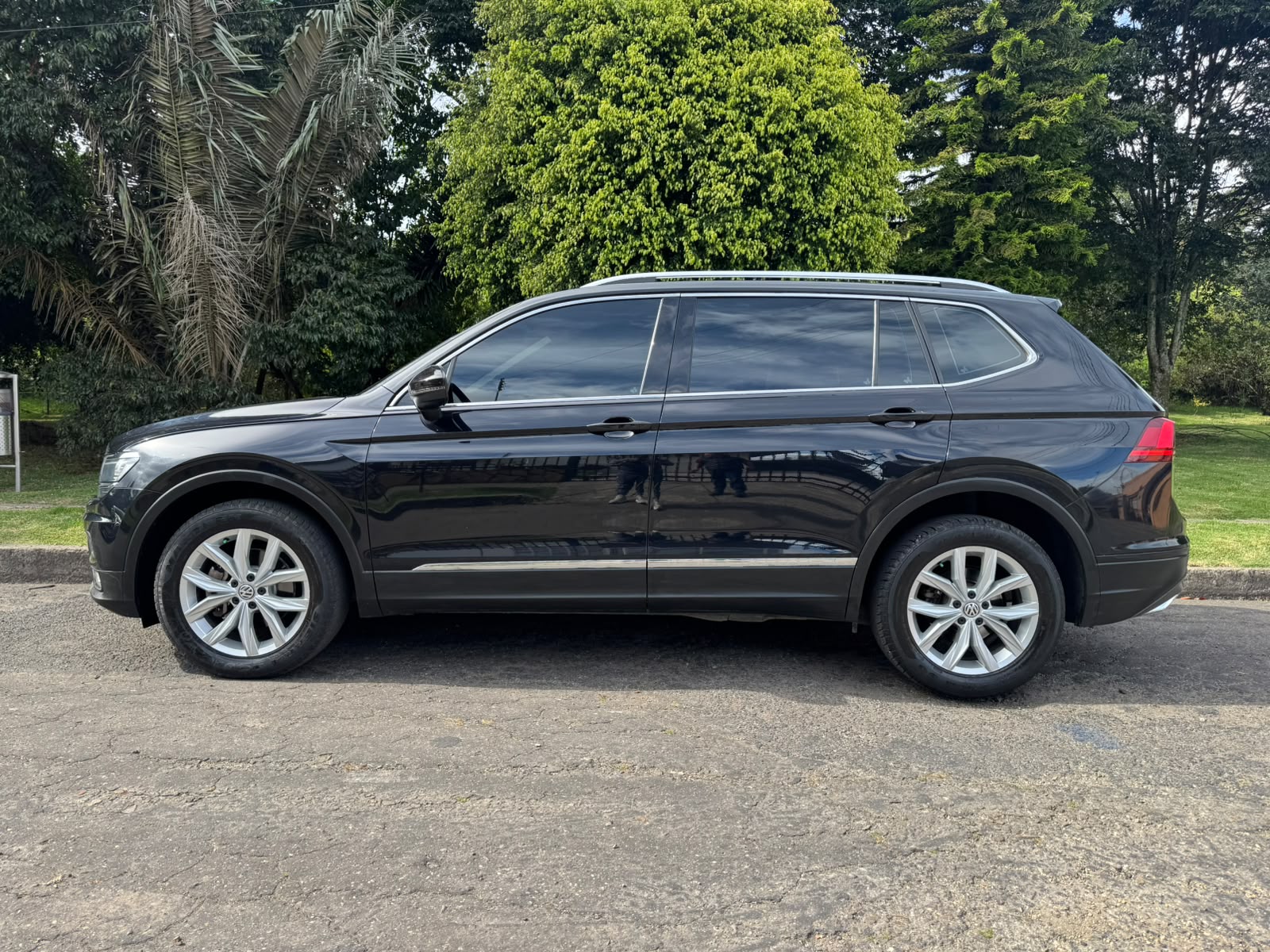 Volkswagen Tiguan Allspace Trendline 1.4 Tsi 2wd
